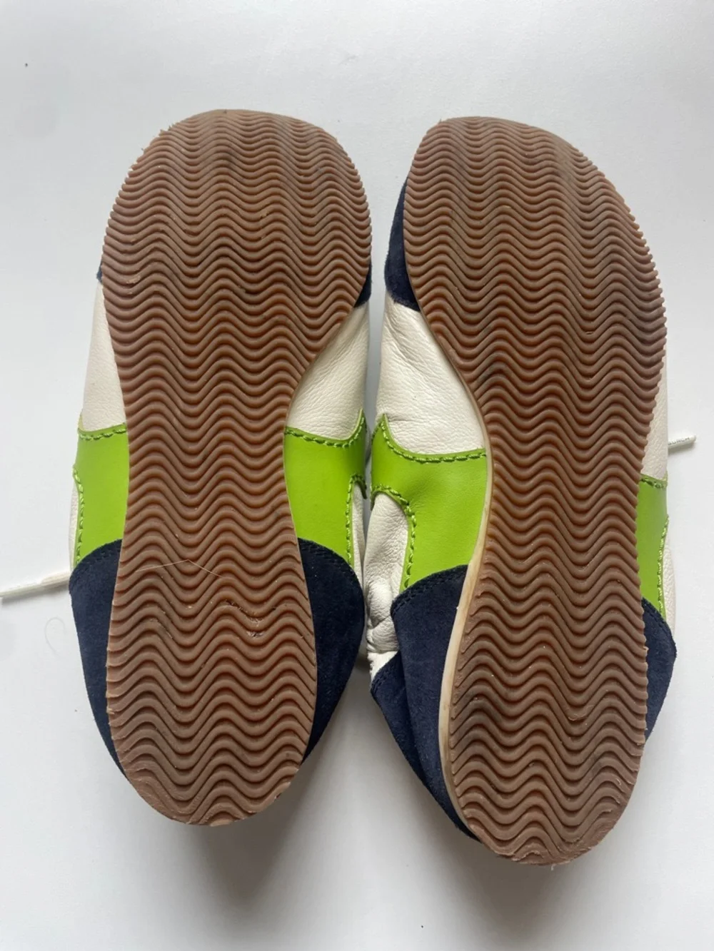 Gorgeous Tory Burch Navy, Cream & Green Leather Suede Sneakers - Picture 4 of 6